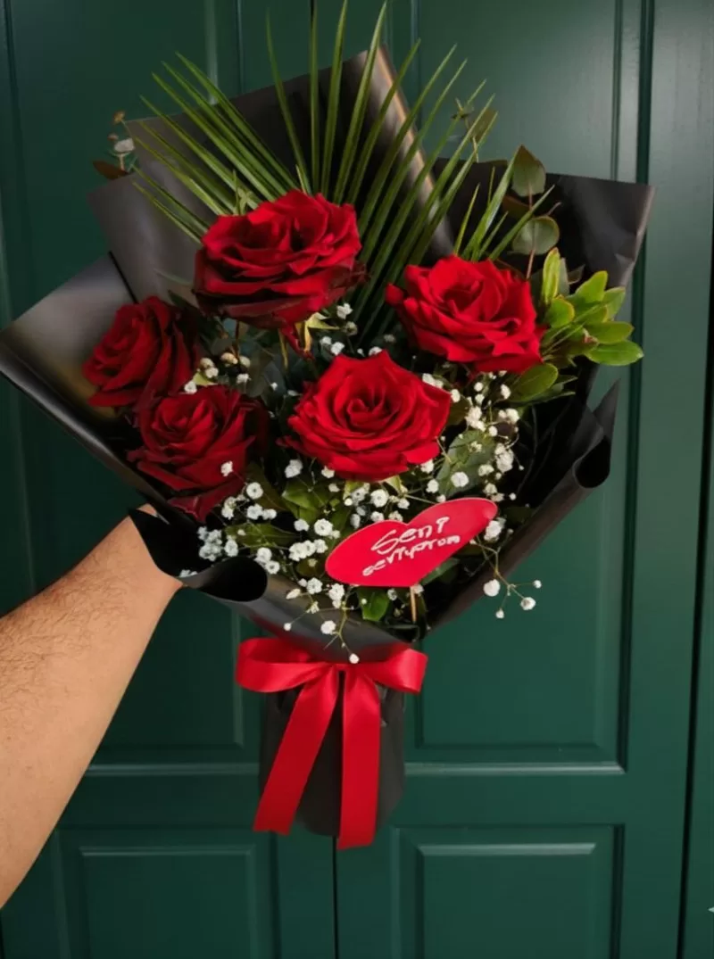 5 Kırmızı Gül Buketi