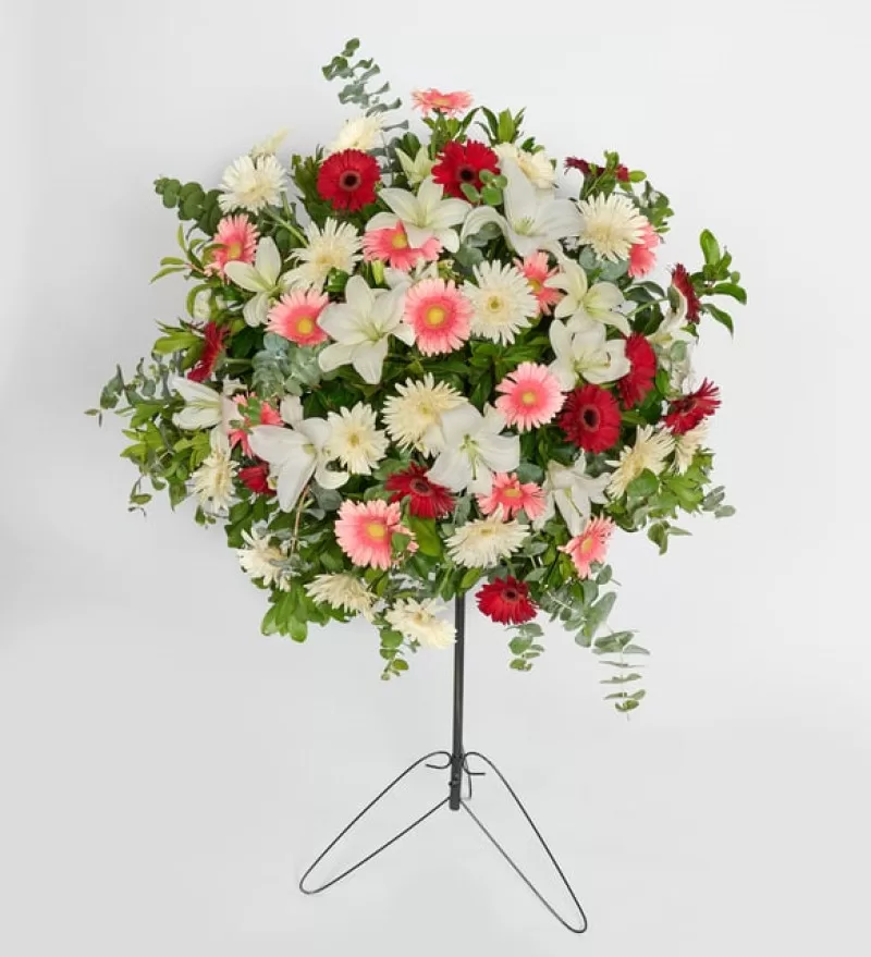 Renkli Gerbera Ve Lilyumlardan Hazırlanmış Ferforje Aranjmanı